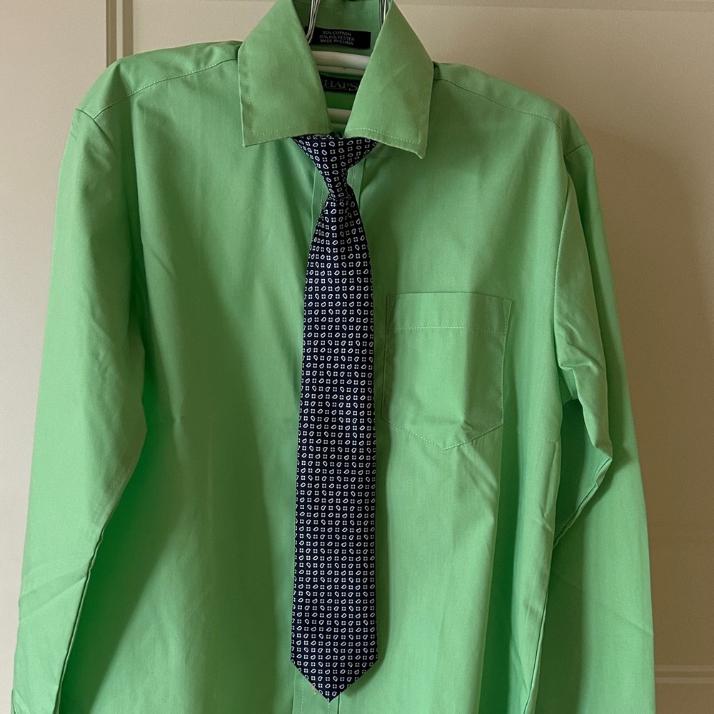 Chaps long sleeve Size 8 dress shirt w/ clip on tie